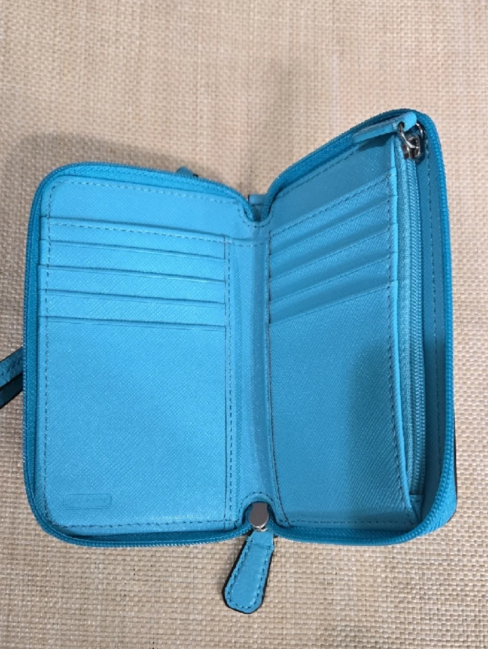 Like-New! Coach Bright Blue Leather Wristlet Wallet with Turn-Lock